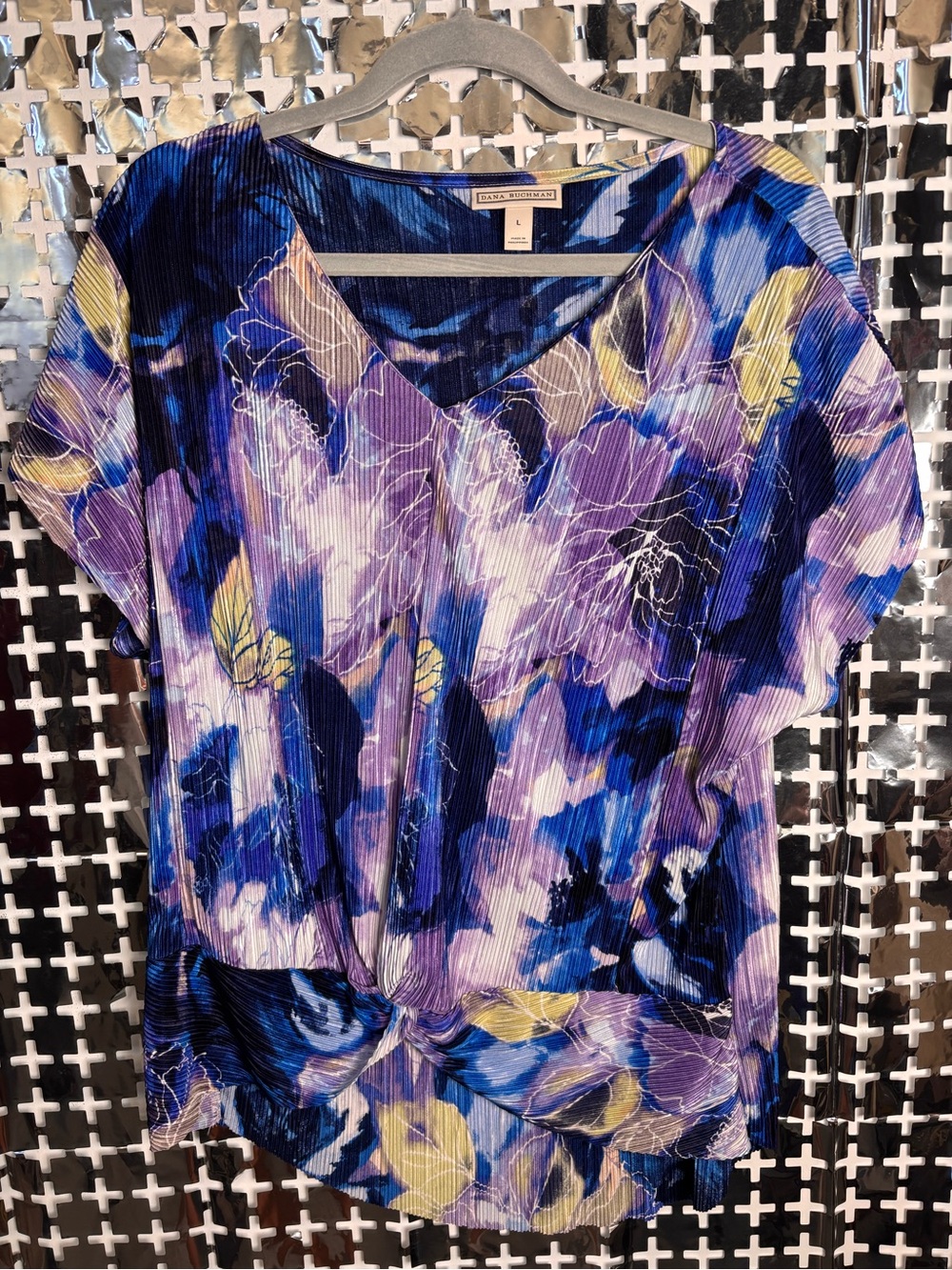Dana Buchman Blue and Purple Floral V-Neck Short Sleeve Top